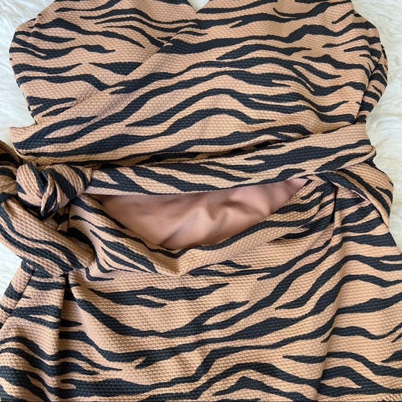 Like-New Aerie Wrap One-Piece Cutout Swimsuit | Animal Print | Sz M LONG - Picture 4 of 14